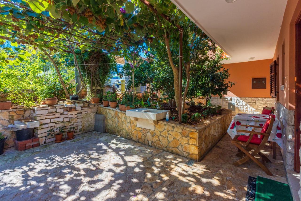 Apartments Villa Mavero Banjole Exterior photo