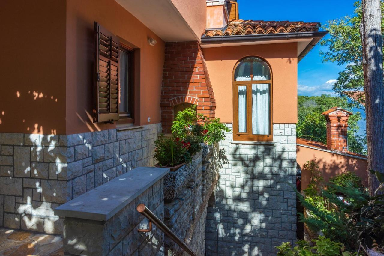 Apartments Villa Mavero Banjole Exterior photo