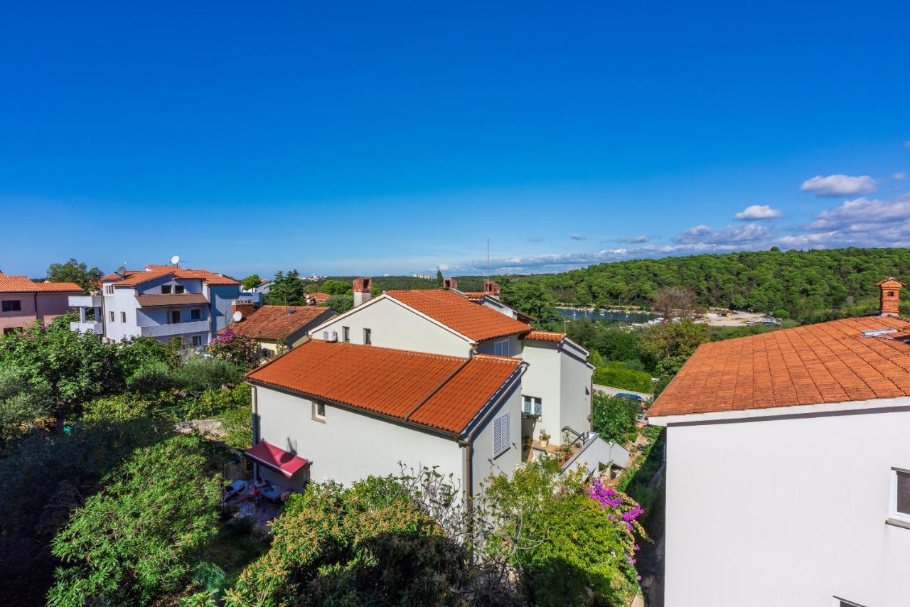 Apartments Villa Mavero Banjole Exterior photo