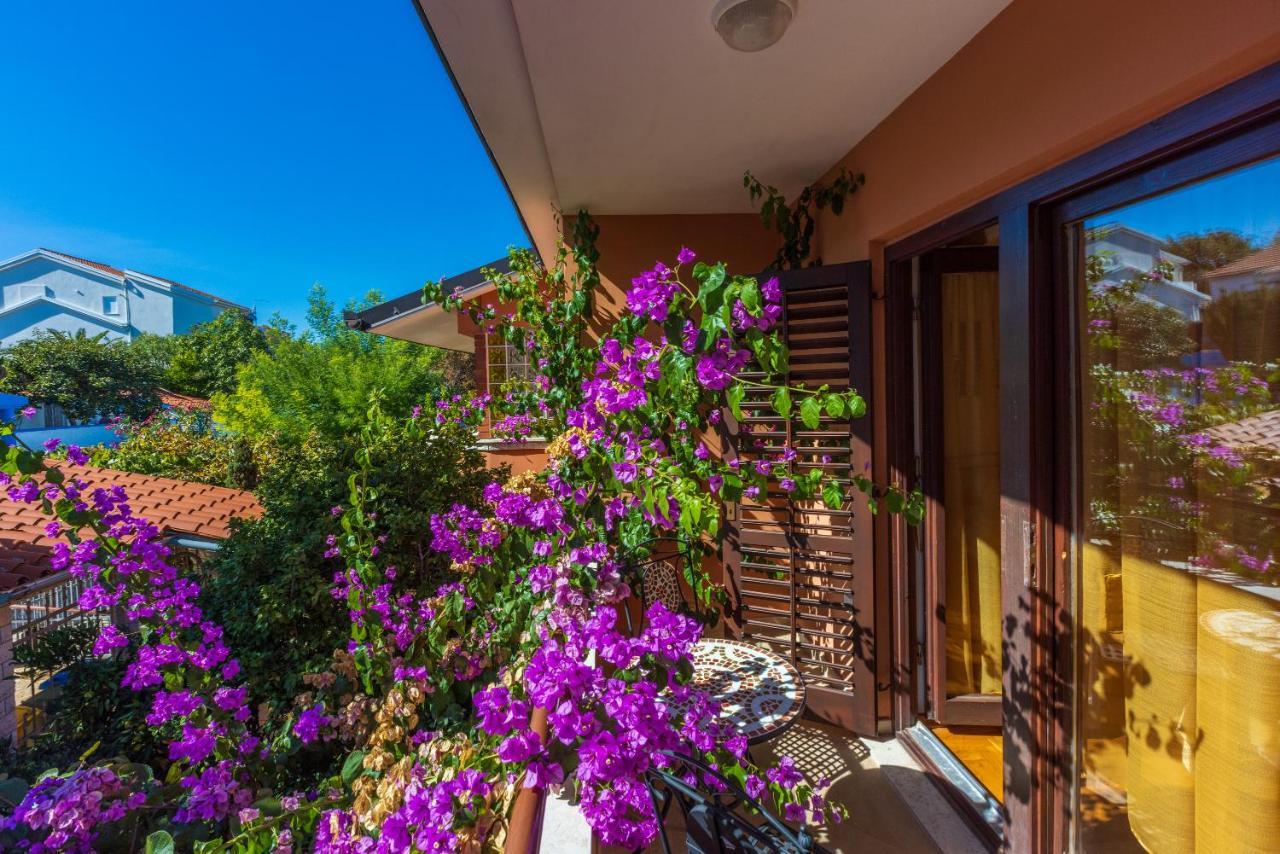 Apartments Villa Mavero Banjole Exterior photo