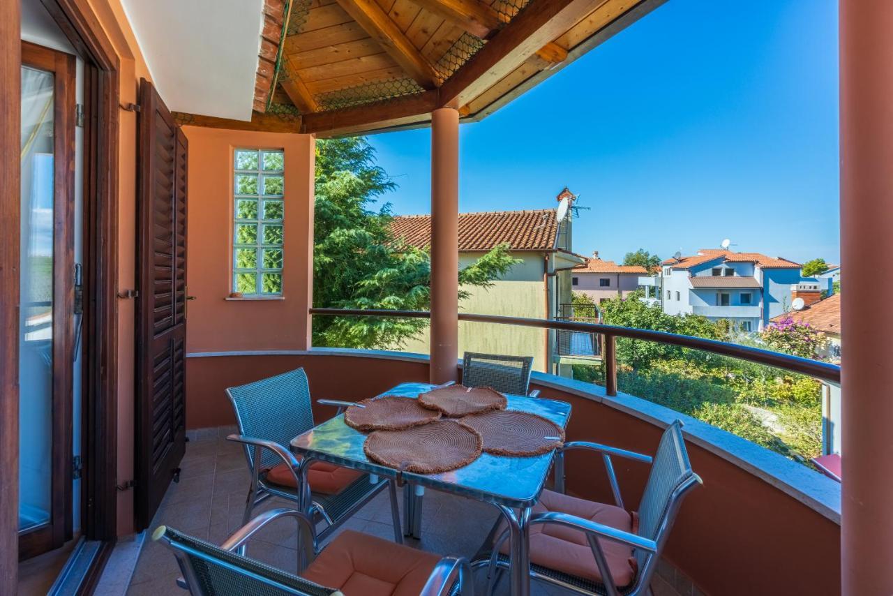 Apartments Villa Mavero Banjole Exterior photo